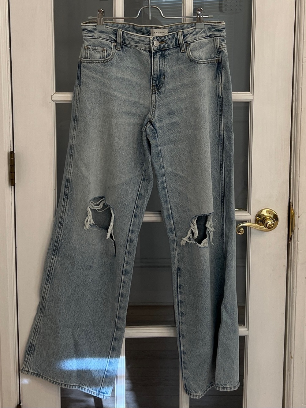 PACSUN Women's Light Wash Distressed Casey Low Rise Baggy Jeans Size 25